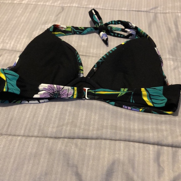 OLD NAVY two piece Swimsuit, Size Medium - Picture 5 of 5